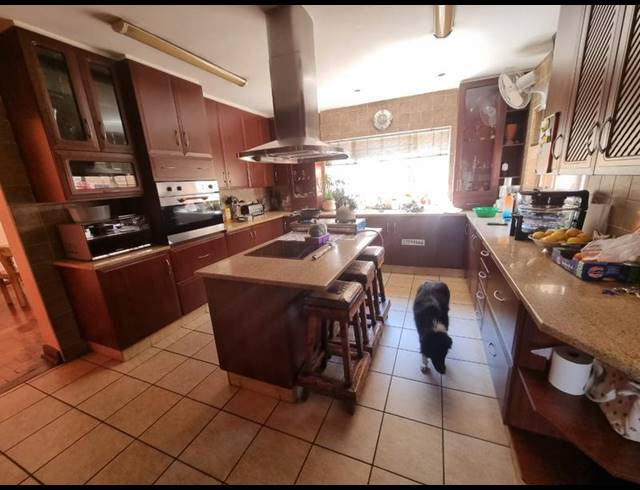 6 BEDROOM HOUSE FOR SALE IN BRACKENDOWNS